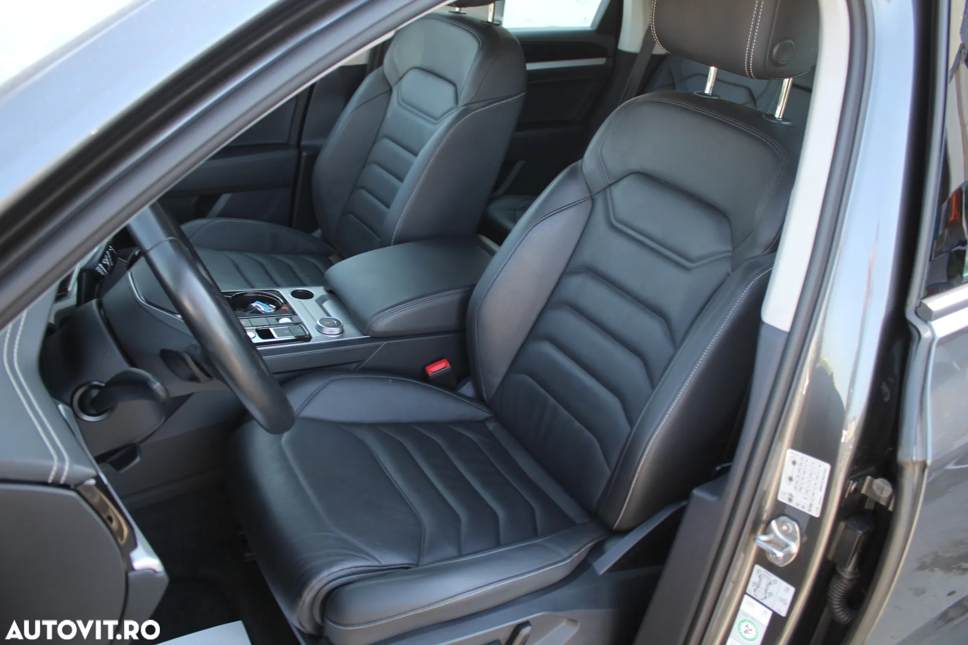 Volkswagen Touareg 3.0 V6 TDI 4Motion DPF Automatik - 8
