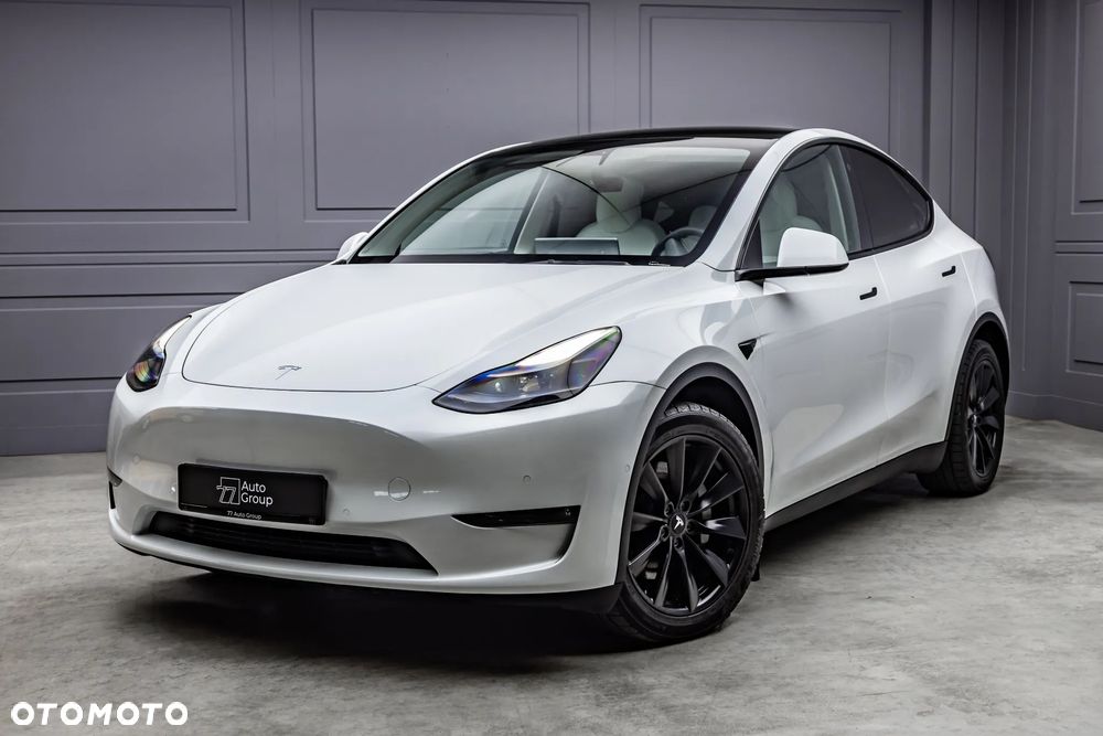 Tesla Model Y - 2