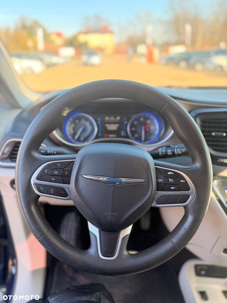 Chrysler Pacifica - 8