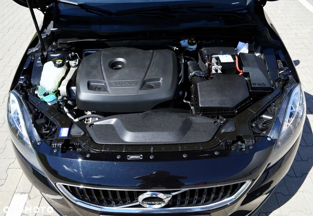 Volvo V40 T2 Momentum - 35