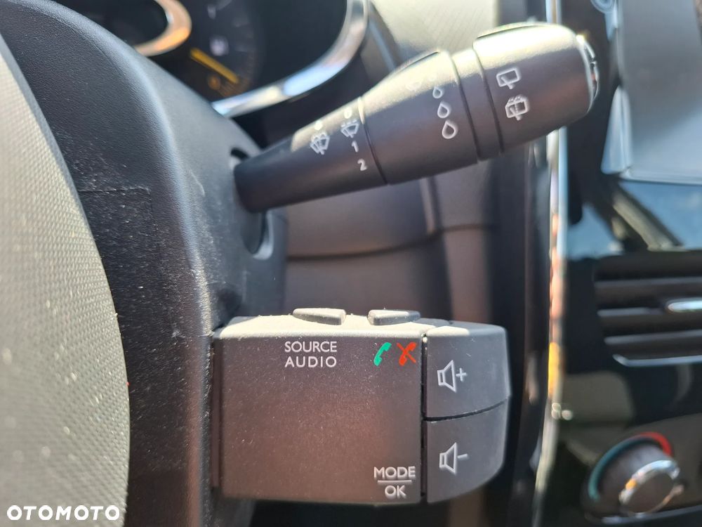 Renault Clio - 24