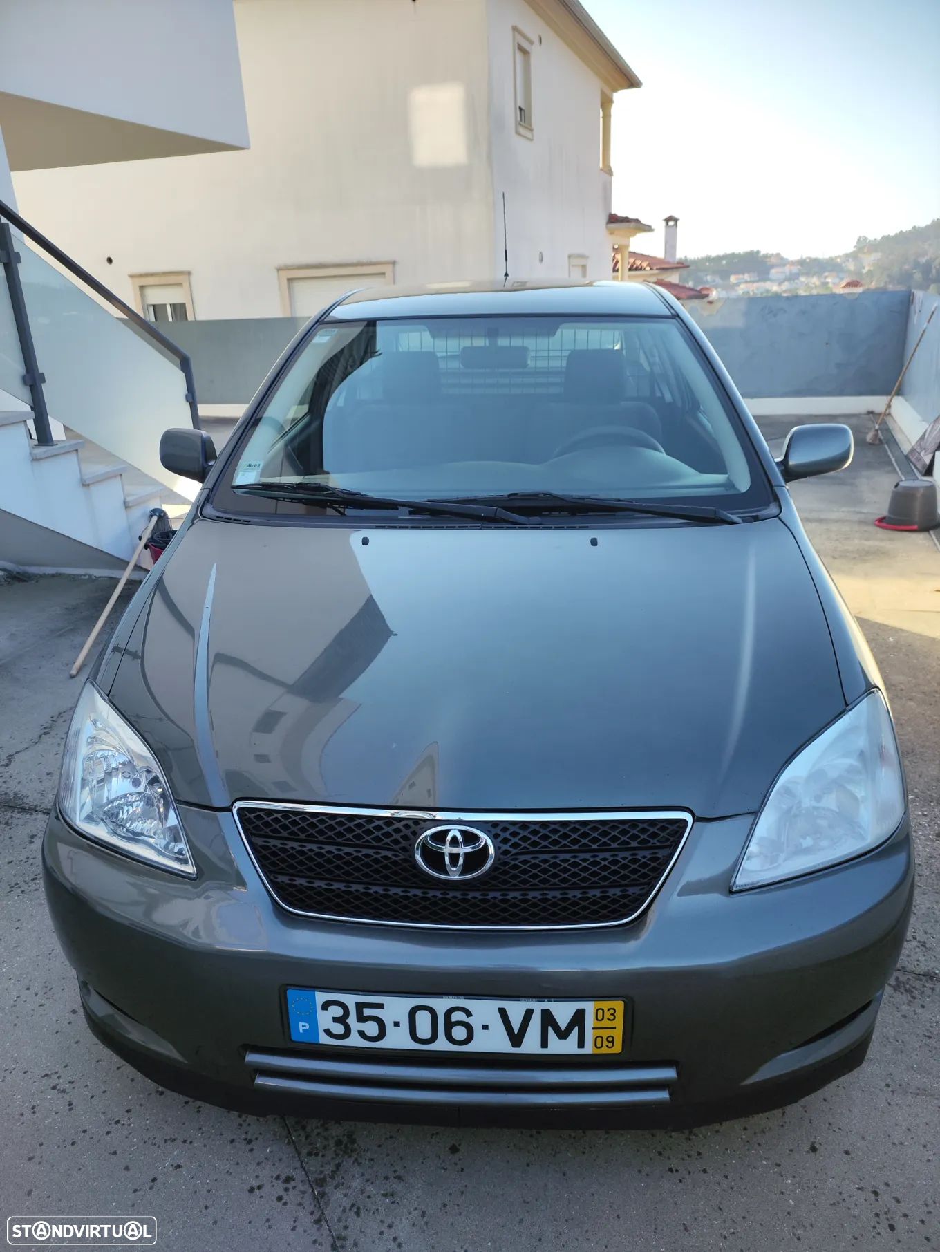 Toyota Corolla - 1
