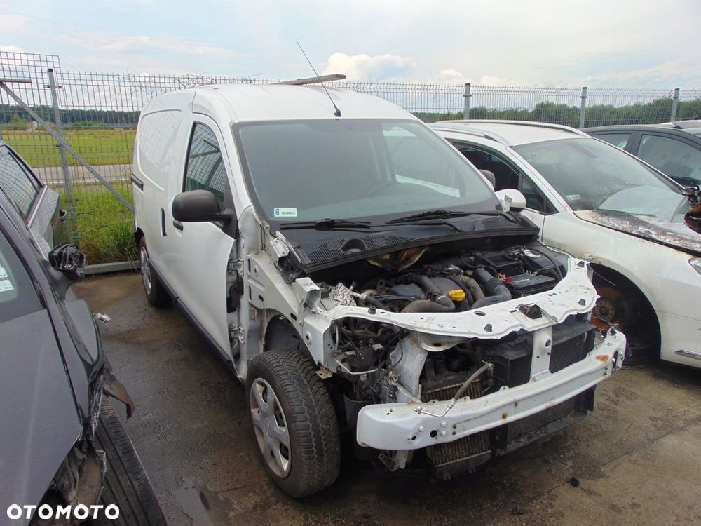 CWIARTKA FARTUCH PRAWA PRZÓD DACIA DOKKER - 1