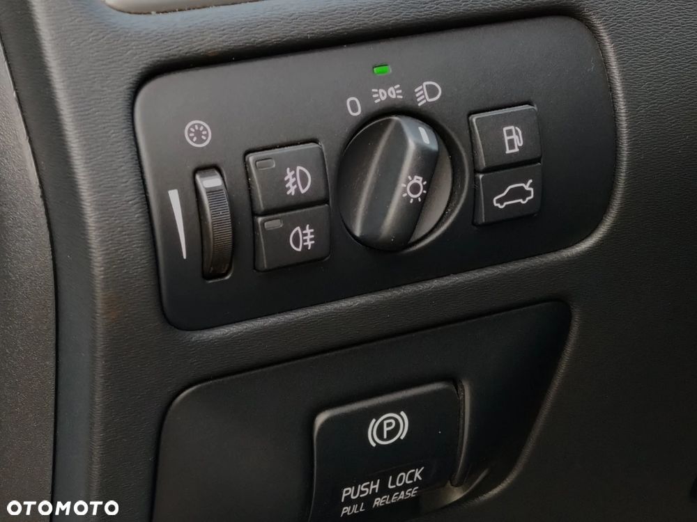 Volvo V70 D3 Summum - 18