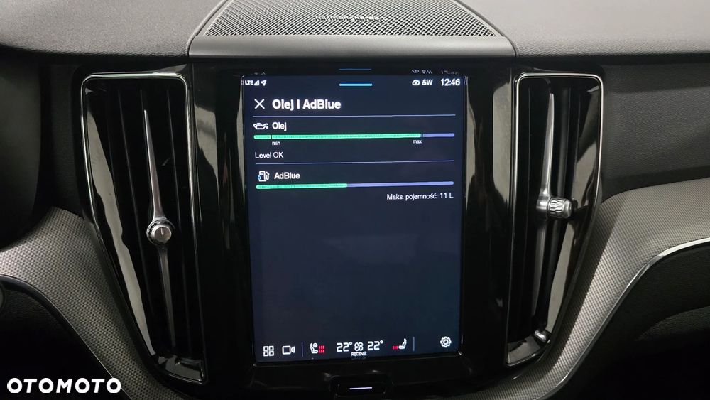 Volvo XC 60 B4 D Plus Dark - 24