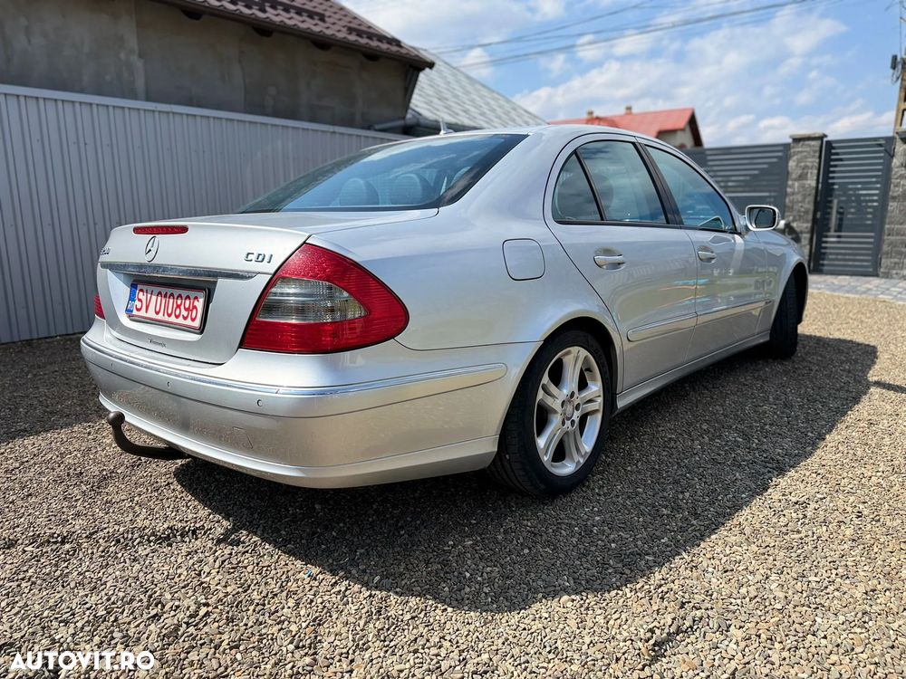 Mercedes-Benz E - 11