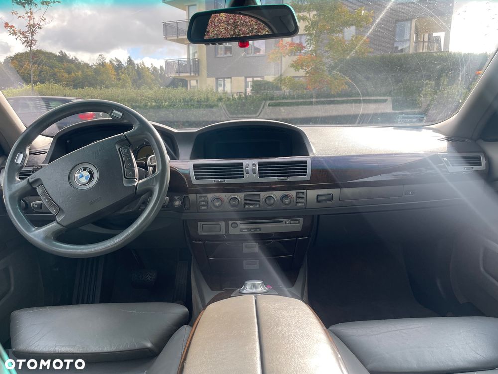 BMW Seria 7 - 33