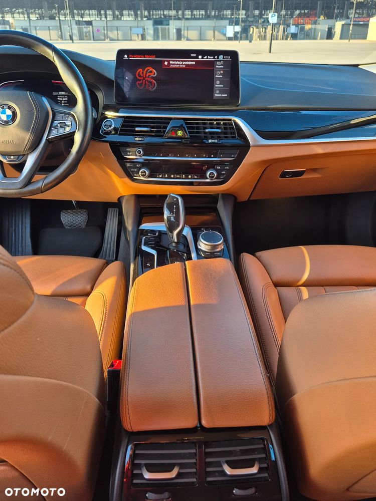 BMW Seria 5 520d Sport Line sport - 17