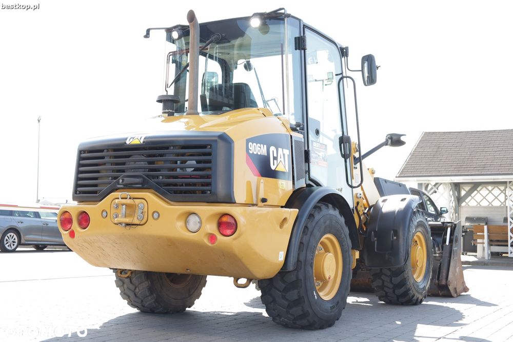 Caterpillar CAT 906M - 8
