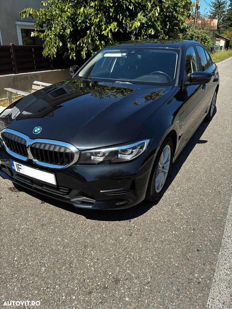 BMW Seria 3 320e Aut. Luxury Line - 1