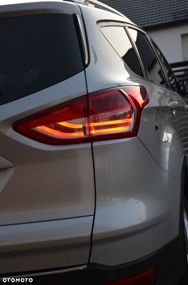 Ford Kuga 2.0 TDCi 4x4 Titanium - 10