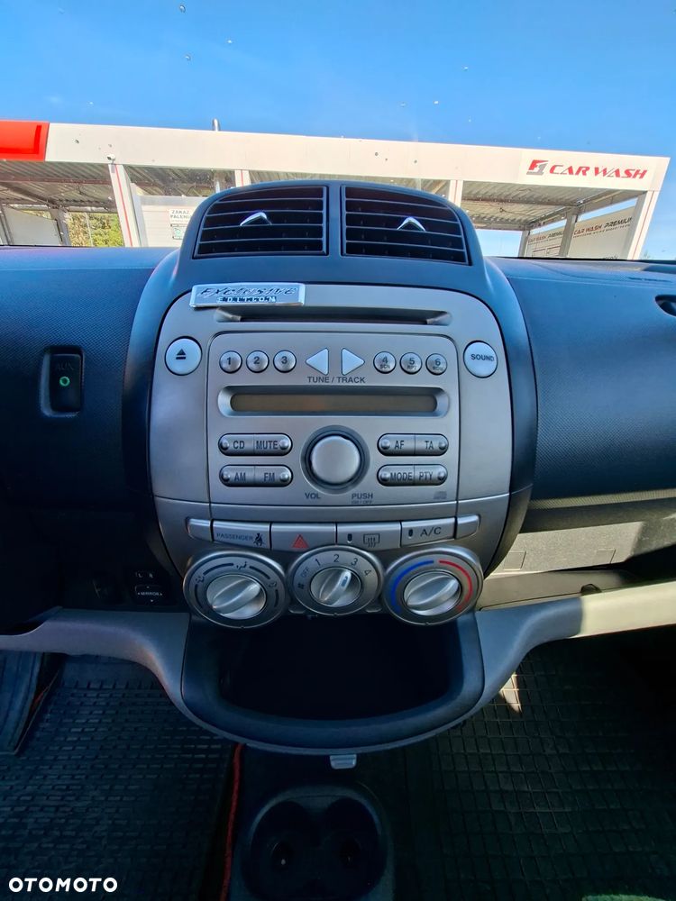 Daihatsu Sirion 1.3 - 8