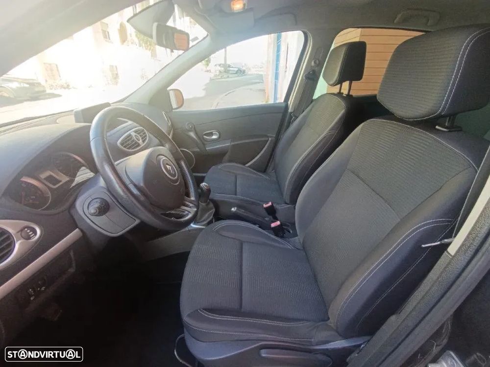 Renault Clio 1.2 16V Dynamique S - 12