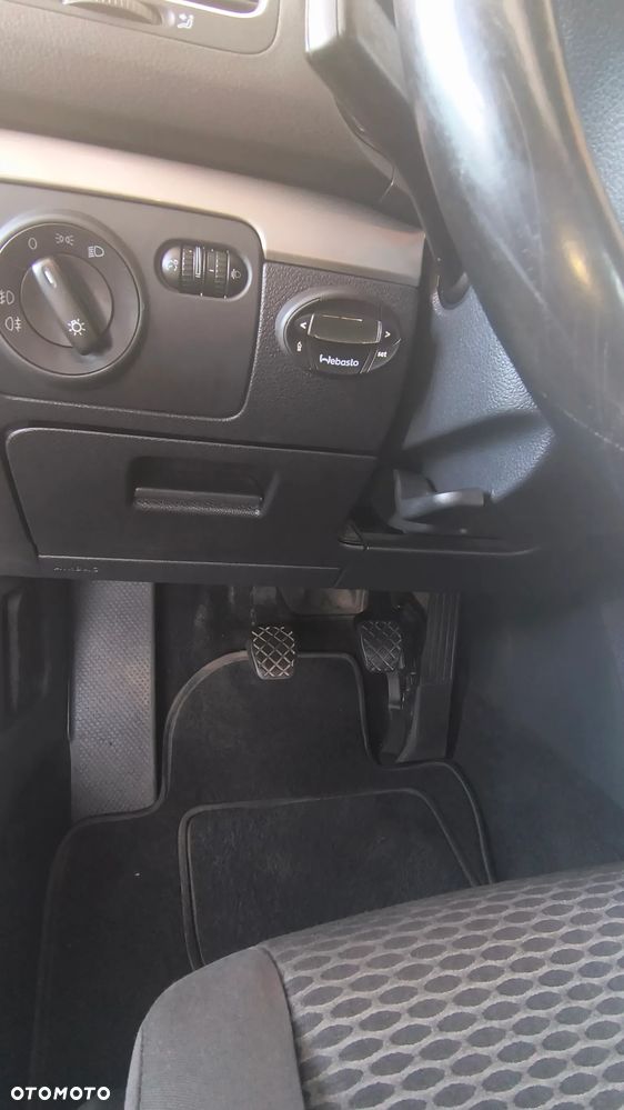 Volkswagen Golf 1.6 TDI Comfortline - 19