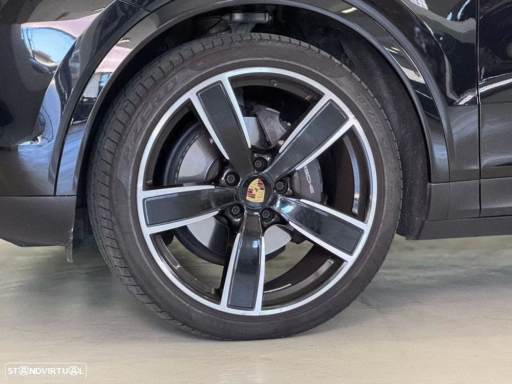 Porsche Cayenne Platinum Edition - 11