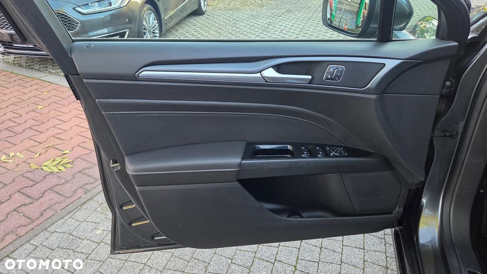Ford Mondeo 2.0 TDCi STart-Stopp Titanium - 24