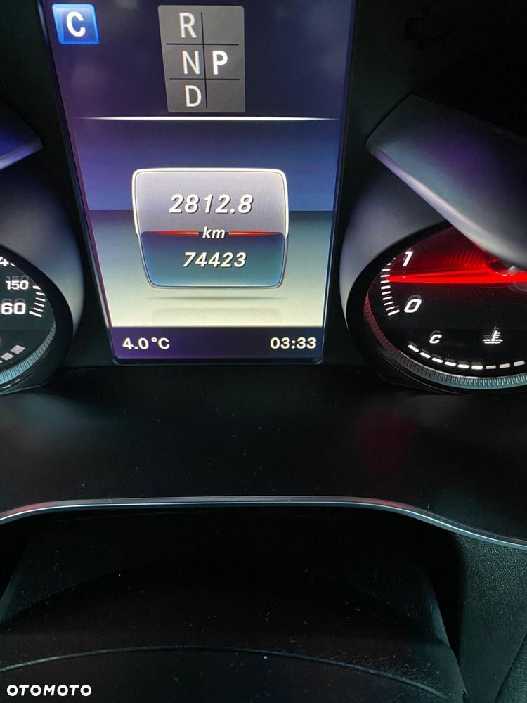 Mercedes-Benz GLC - 12