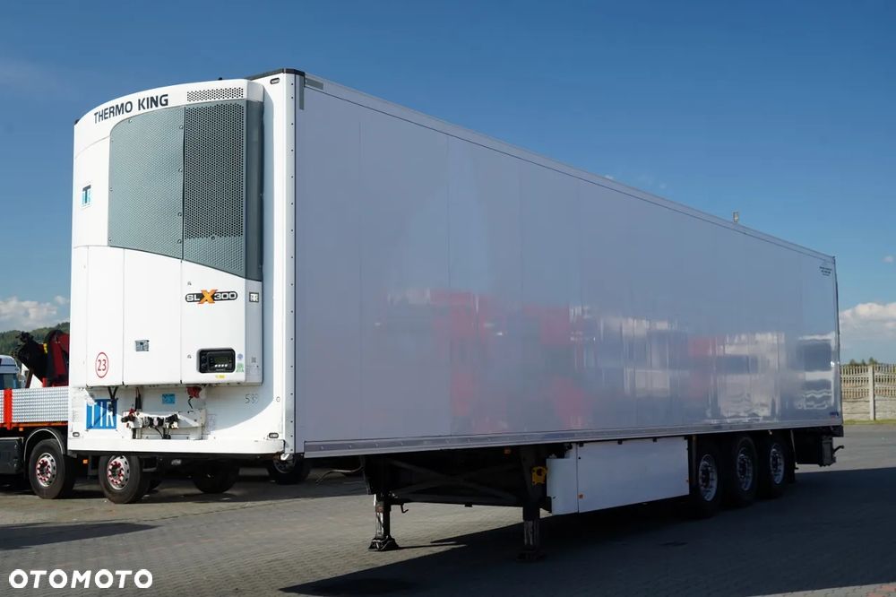 Schmitz Cargobull / CHŁODNIA / THERMO KING SLX 300 / HAKÓWKA / OŚ PODNOSZONA / KOSZ NA PALETY