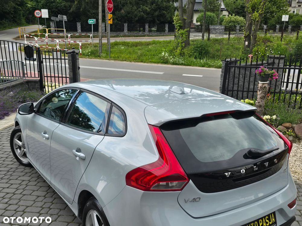 Volvo V40 D2 Summum - 17