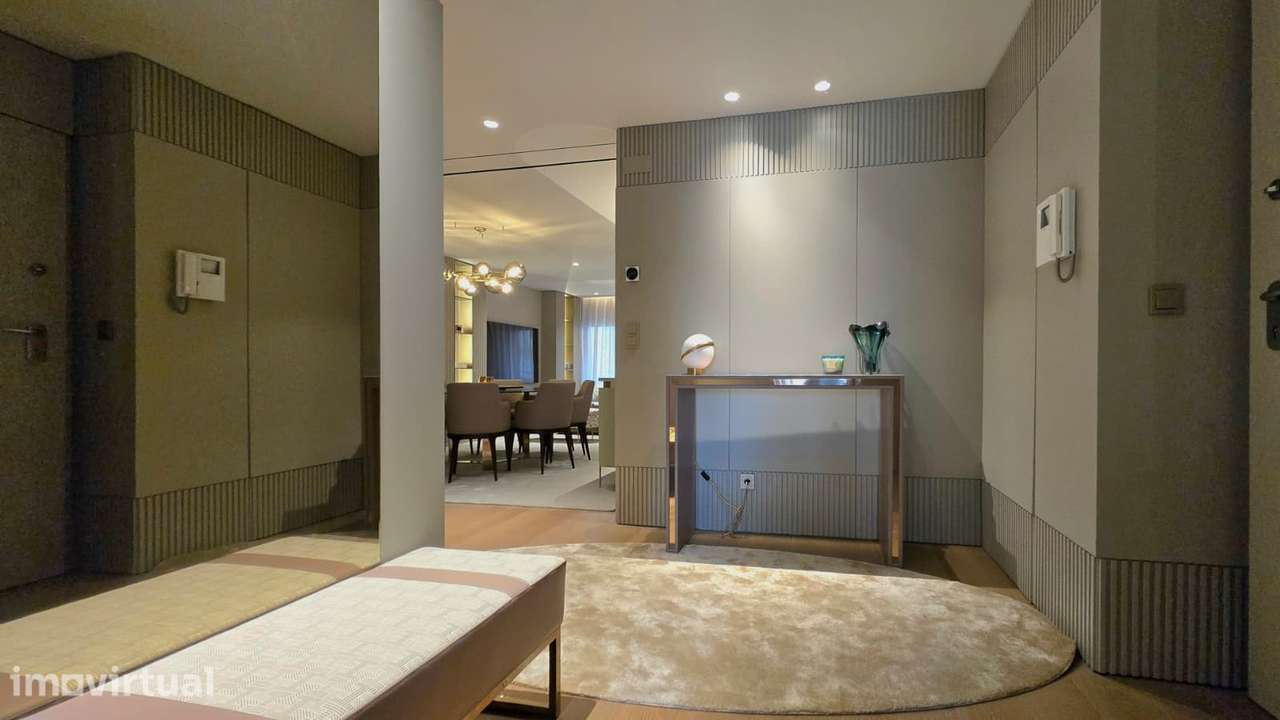 Apartamento de luxo completamente mobilado em zona central de Lisboa - Grande imagem: 2/14