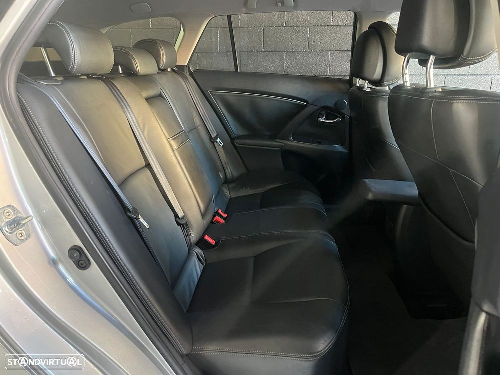 Toyota Avensis SW 2.0 D-4D Exclusive +Pele+GPS - 13