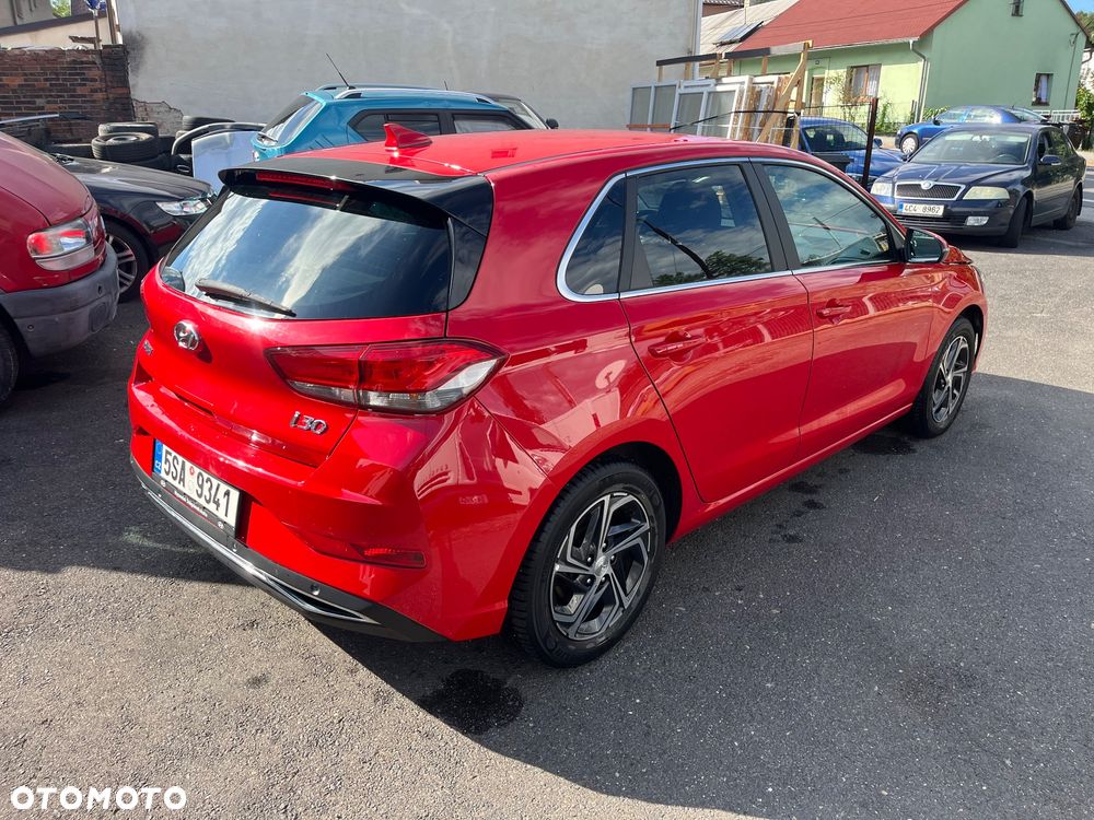 Hyundai i30 1.5 Intro - 4