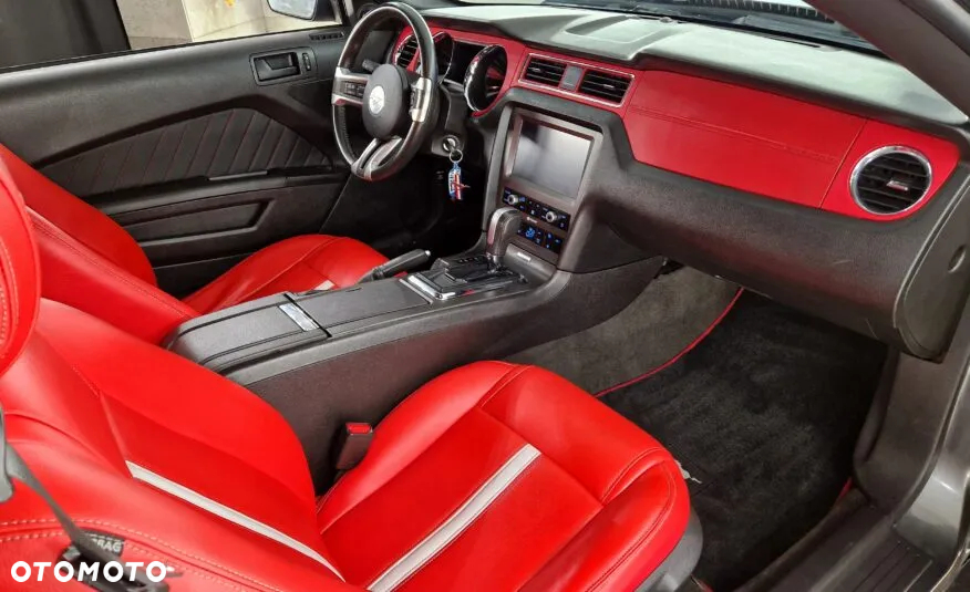 Ford Mustang 3.7 V6 Premium - 29