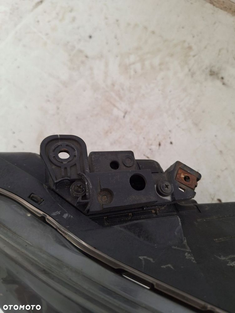 hyundai i40 2015- lift lampa lewa xenon zielona kostka skretna przod eu - 3