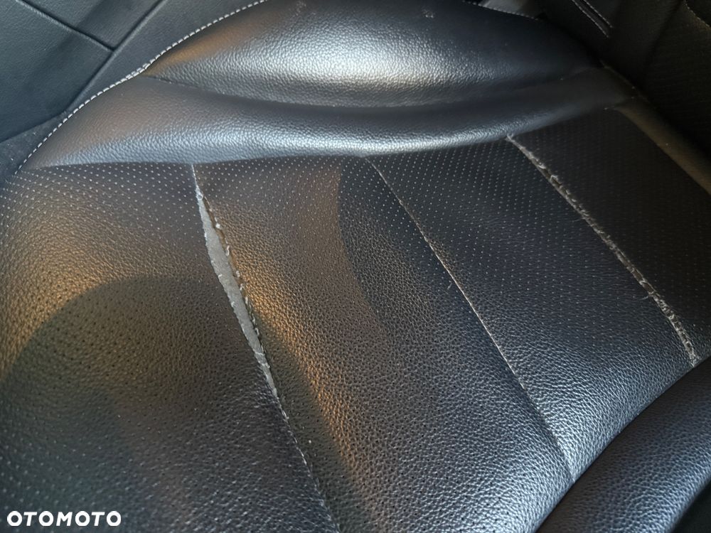 Mercedes-Benz Klasa C 200 4-Matic 9G-TRONIC - 28