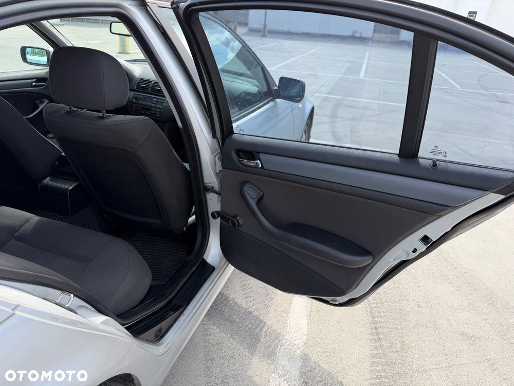 BMW Seria 3 - 16