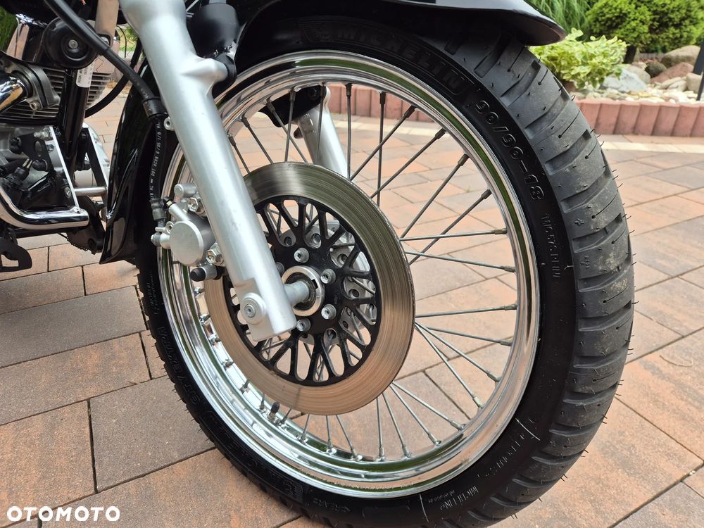 Suzuki Intruder - 14