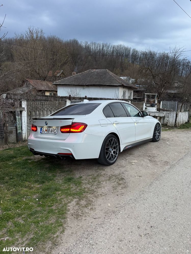 BMW Seria 3 320d xDrive - 9