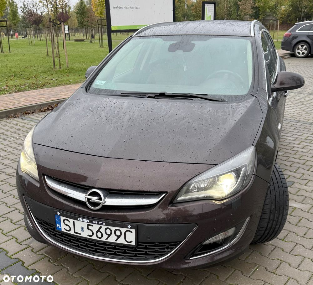 Opel Astra IV 2.0 CDTI Cosmo - 1