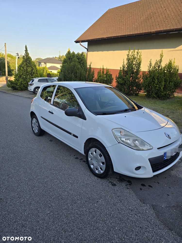 Renault Clio - 2