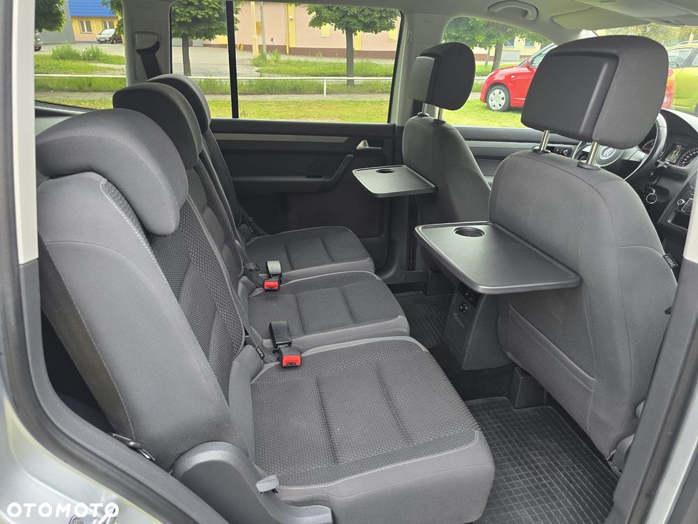 Volkswagen Touran - 22