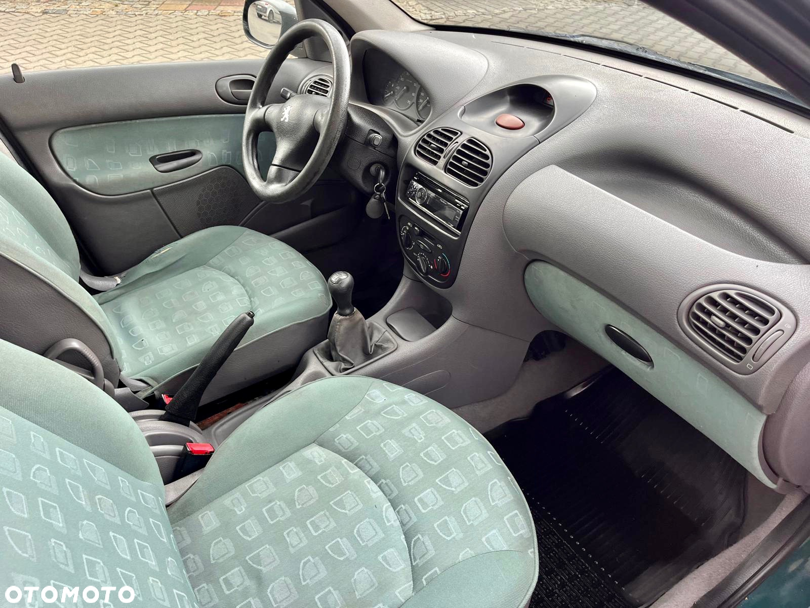 Peugeot 206 - 11