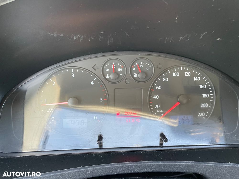 Volkswagen Transporter Caravelle Lung (7 loc) - 6