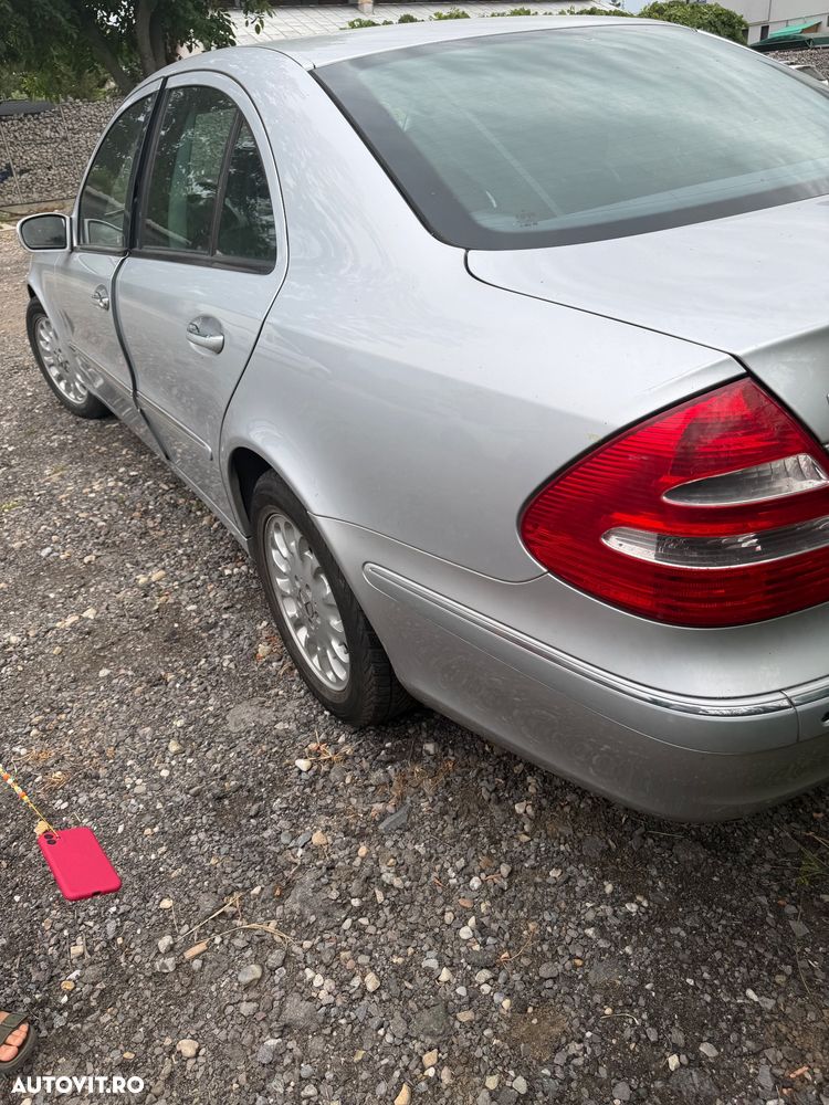 Mercedes-Benz E 200 KOMPRESSOR Automatik Elegance - 12