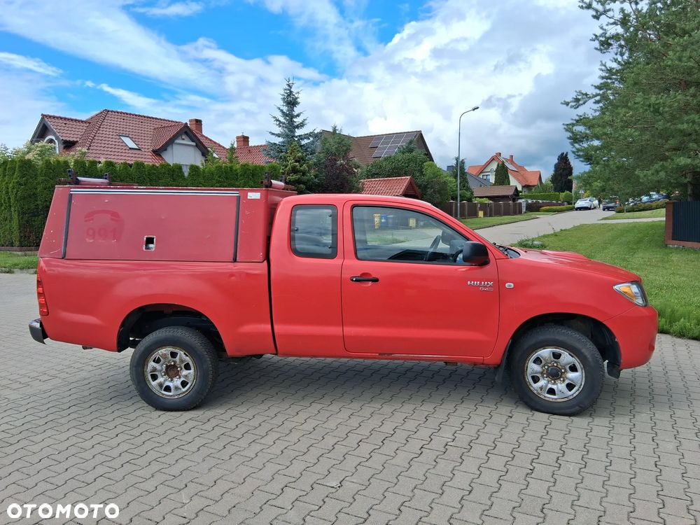 Toyota Hilux 2.5 D-4D DLX - 4