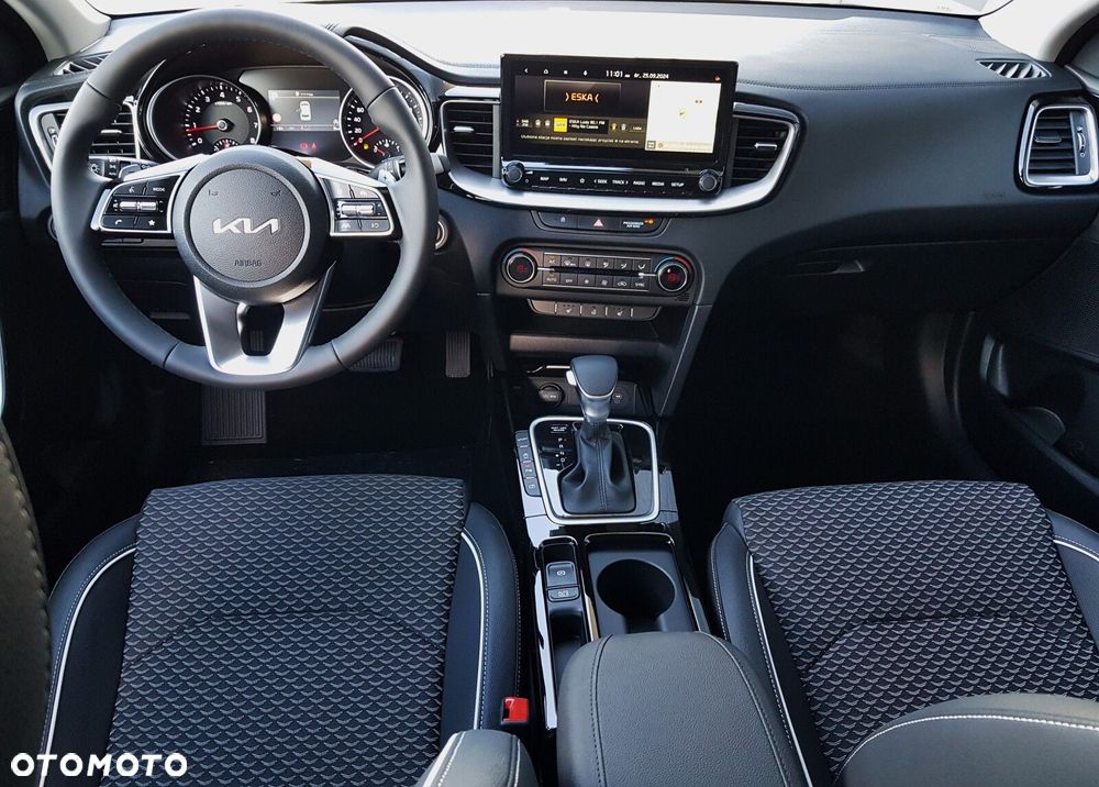 Kia Ceed 1.5 T-GDI Tribute DCT - 14