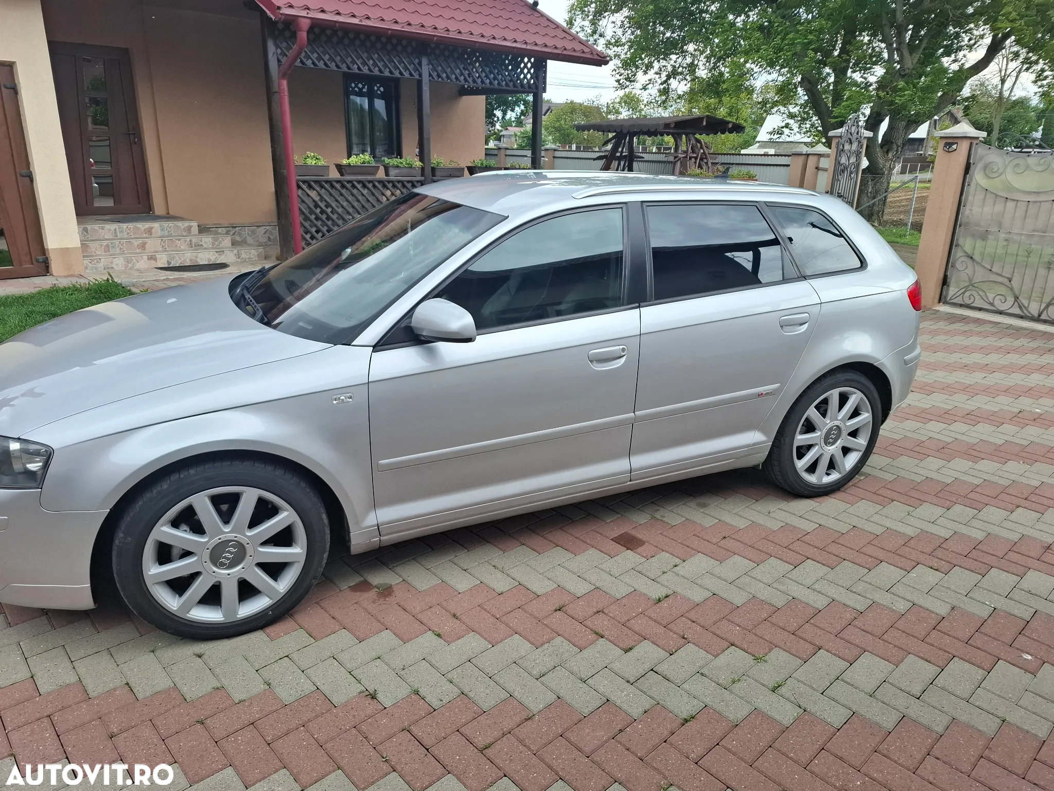 Audi A3 2.0 TDI Sportback DPF S line Sportpaket - 2