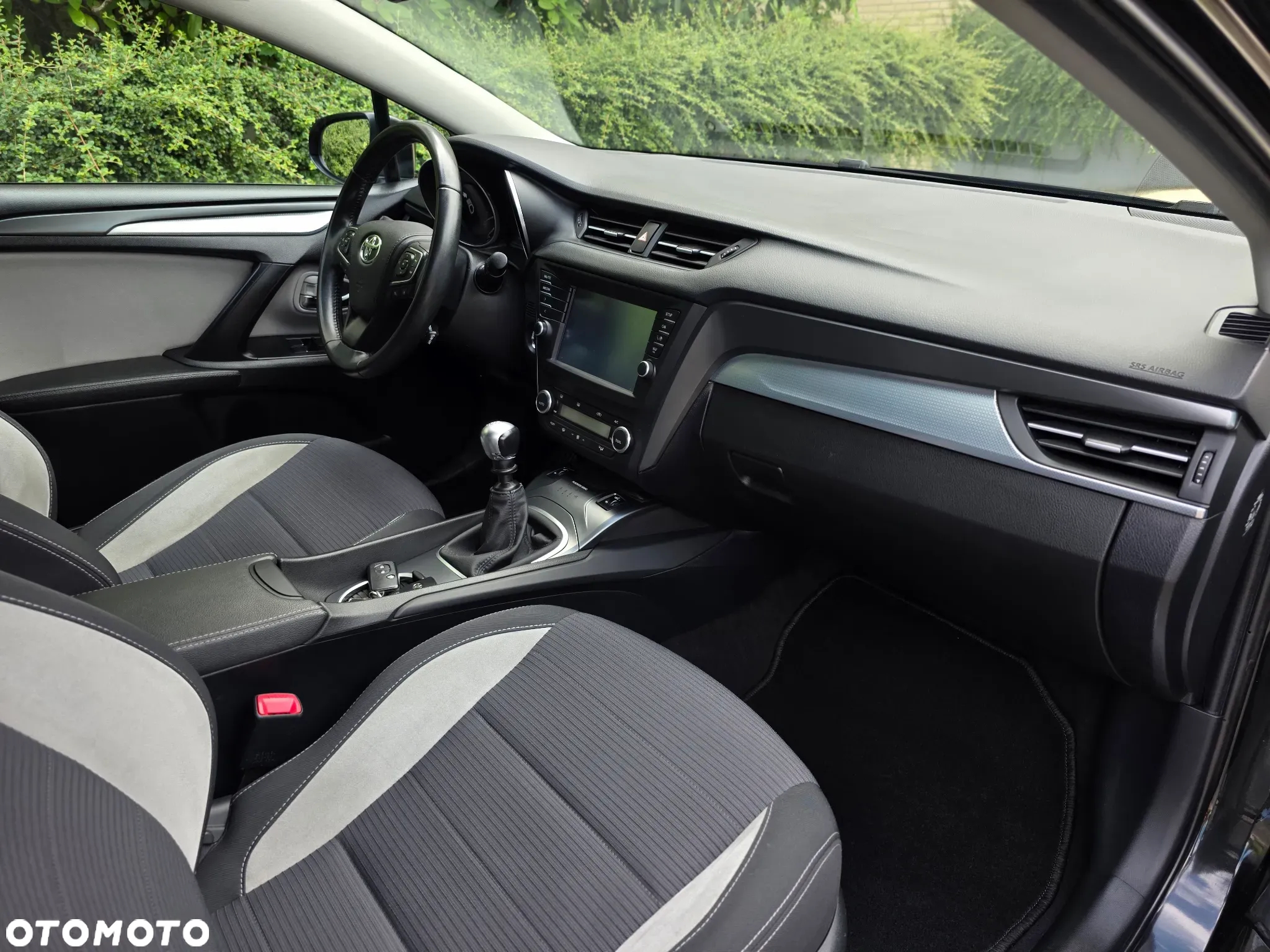 Toyota Avensis Touring Sports 1.8 Team Deutschland - 27