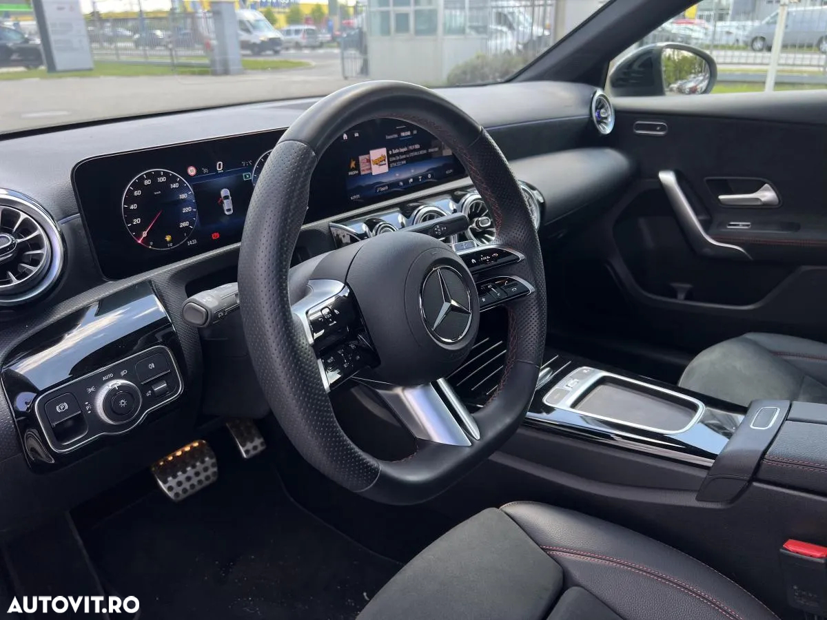 Mercedes-Benz A 220 4MATIC Sedan Aut. - 10