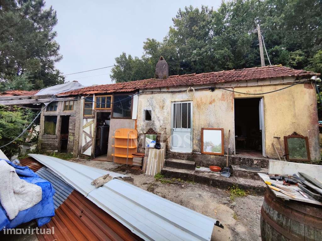 Ruina para recuperar, situada em Reboreda 'Vila Nova de Cerveira' - Grande imagem: 3/7