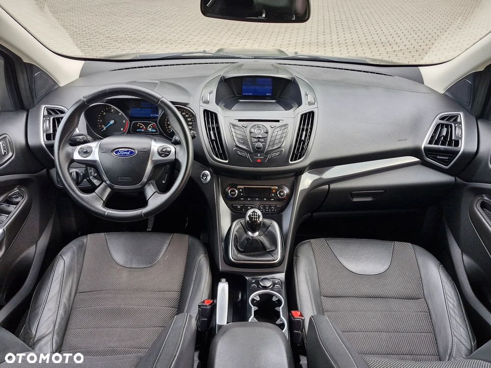Ford Kuga 2.0 TDCi 2x4 Titanium - 24
