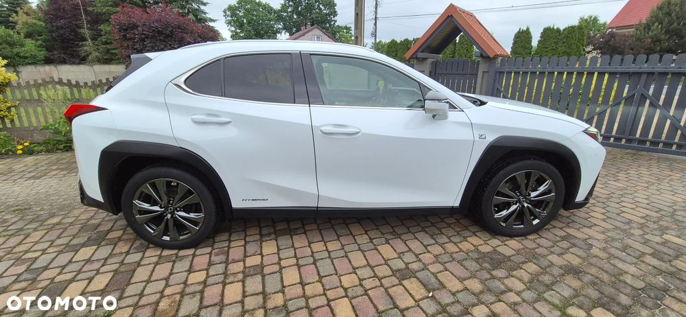 Lexus UX 250h GPF F Sport AWD - 3