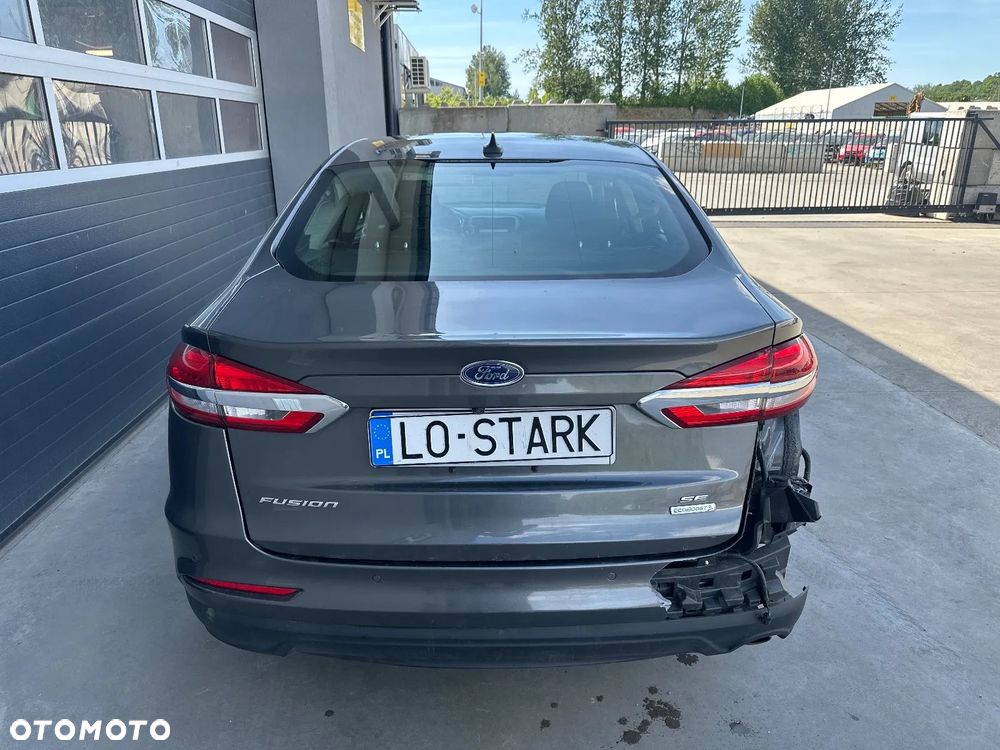 Ford Fusion - 2