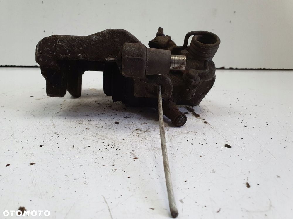 Volvo S40 II V50 C30 TYLNY ZACISK HAMULCOWY prawy tył PASAŻERA - 3