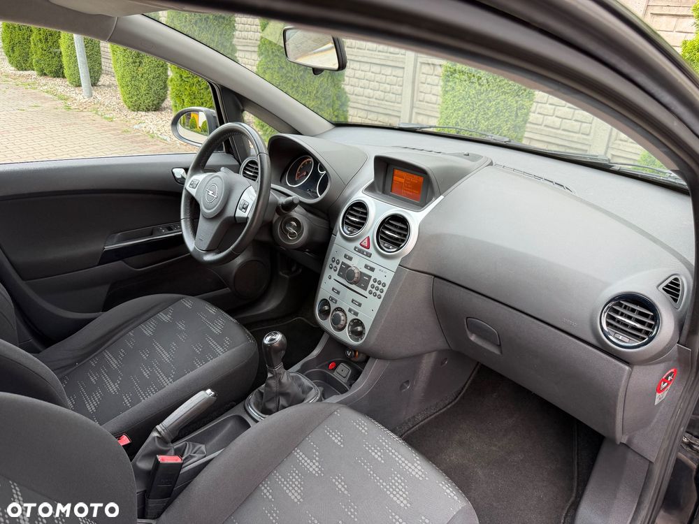 Opel Corsa 1.4 16V Navi - 32
