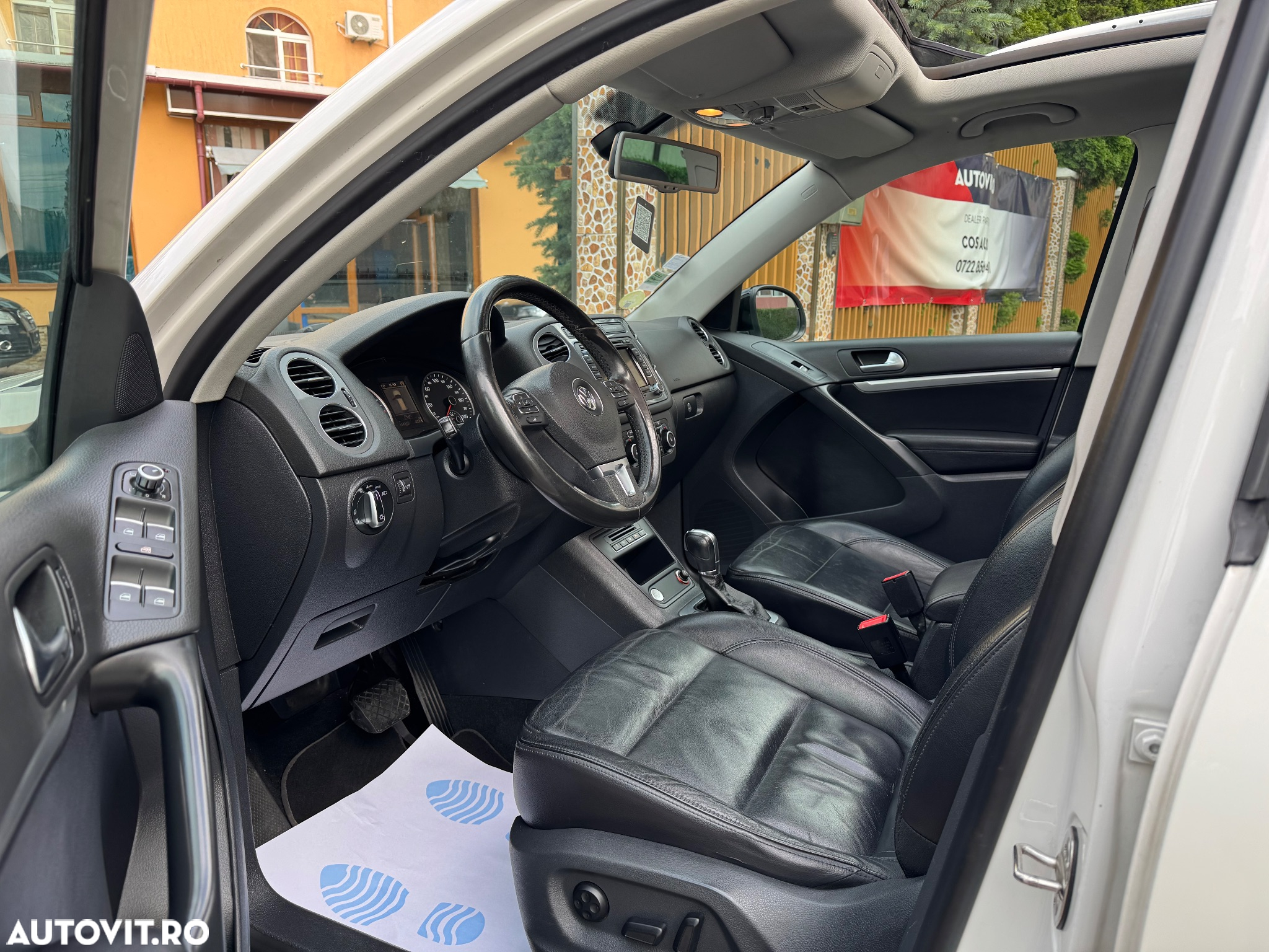 Volkswagen Tiguan 2.0 TDI DPF 4Motion BlueMotion Technology DSG Exclusive - 10